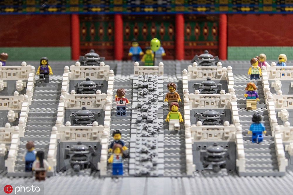 50万块乐高积木搭建的“故宫三大殿”模型惟妙惟肖。（图源：东方IC）