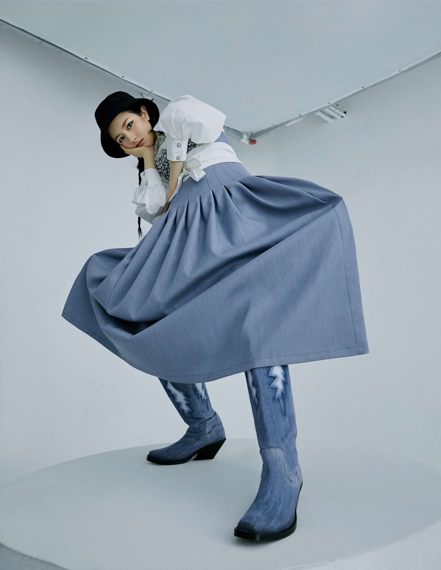 解锁隐藏频道 李兰迪百变风格自由切换