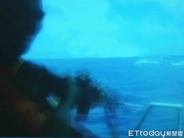 菲律宾海岸防卫队人员曾被控向台籍渔民开枪（图片来源：台媒）