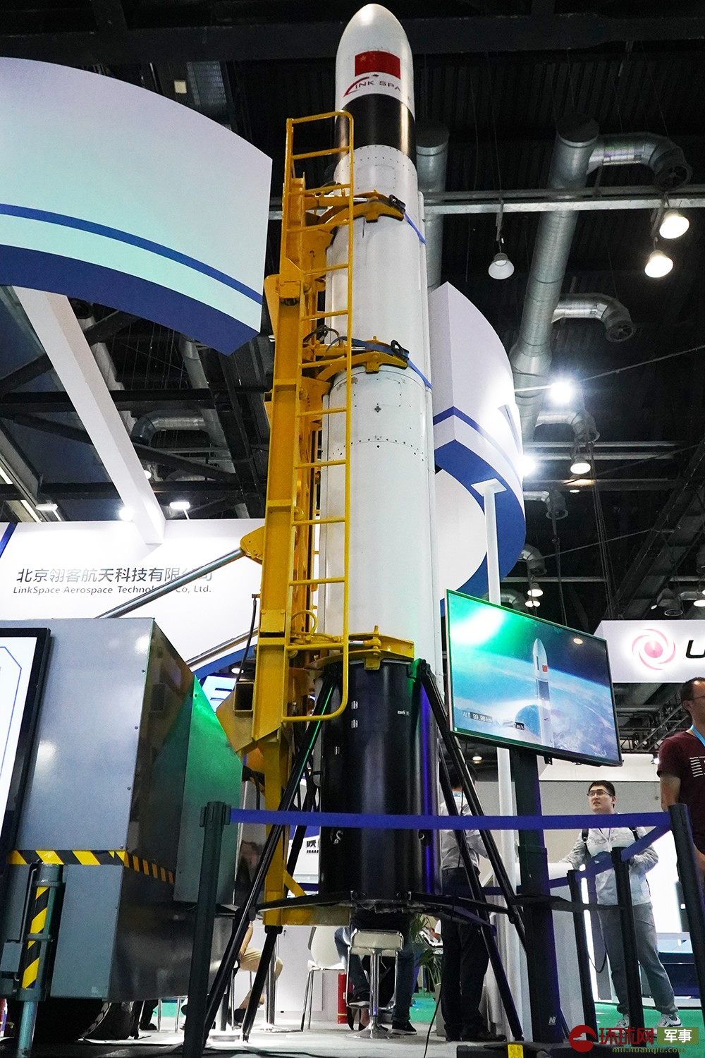 在北京航展上展出的RLV-T5火箭（摄影：徐璐明）