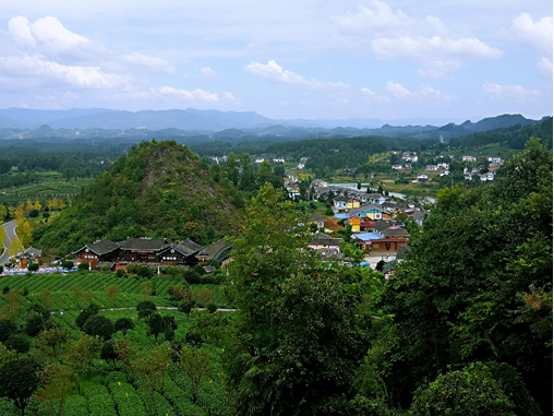 “七彩部落”俯瞰图/温家越摄 