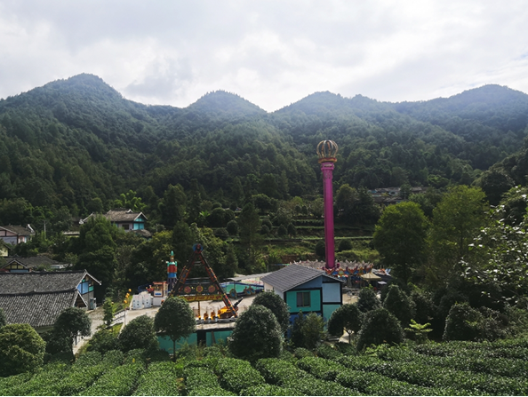 “七彩部落”一隅/温家越摄 