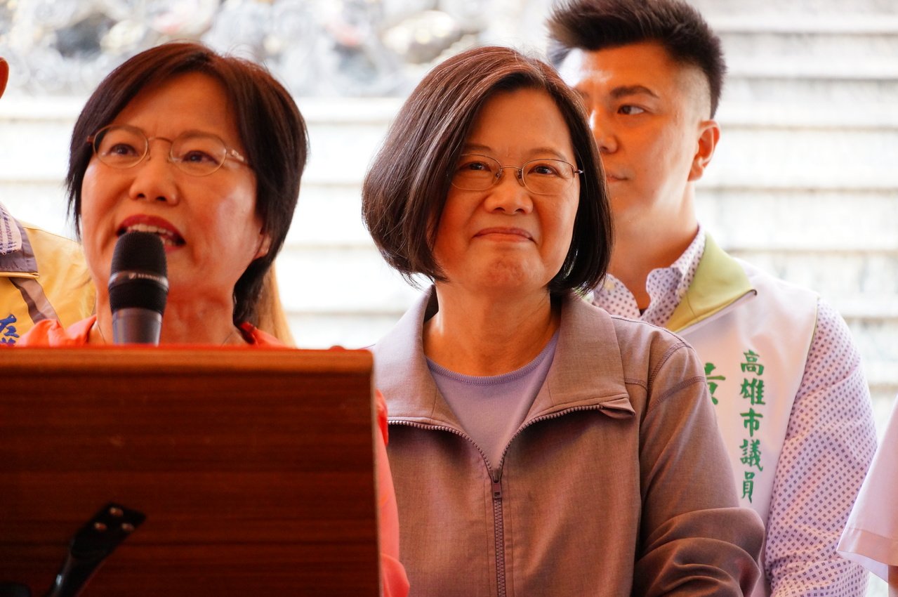 蔡英文9月24日到高雄拜庙（图片来源：台媒）