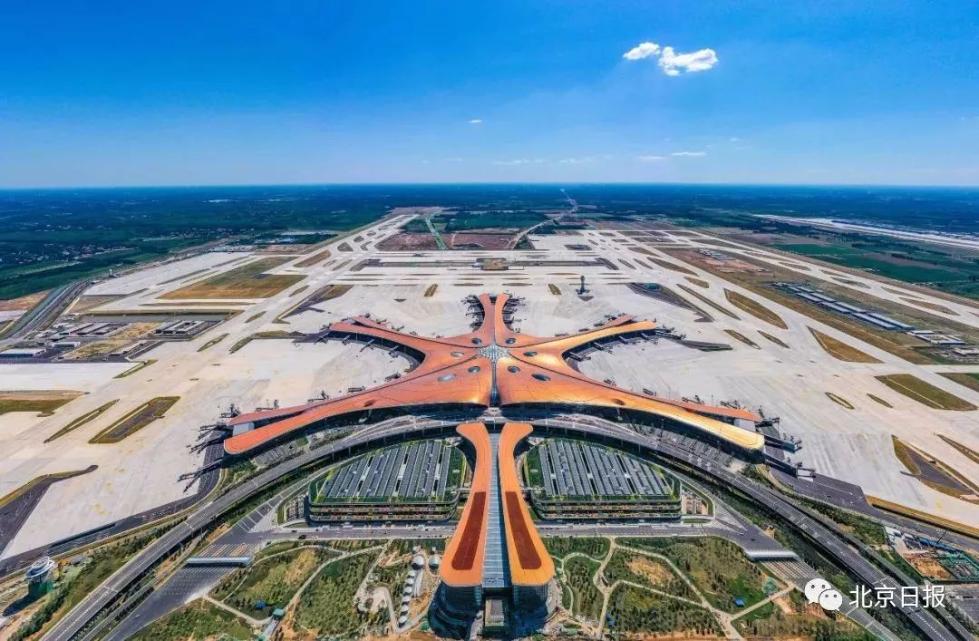 凤凰展翅！北京大兴机场投运　四条高速连通机场