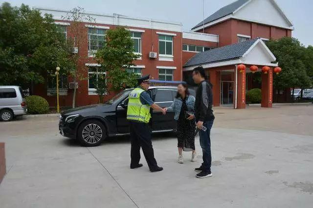 带全家返程在高速开一路 突然发现车钥匙不见了
