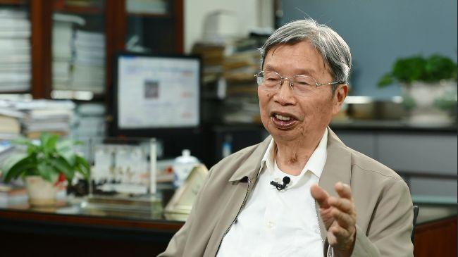 工龄70年,92岁还坚持打卡上班 为这位老人点赞!