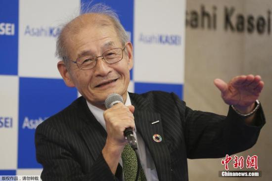 当地时间10月9日，2019年诺贝尔化学奖得主吉野彰在日本东京出席新闻发布会。