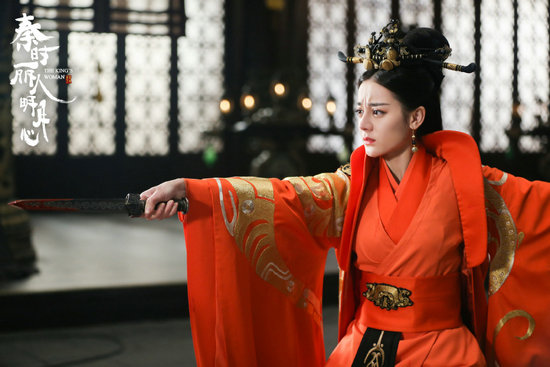 有着异域脸蛋的迪丽热巴在《秦时丽人明月心》中舞剑的这一幕，是不是被惊艳到了呢？