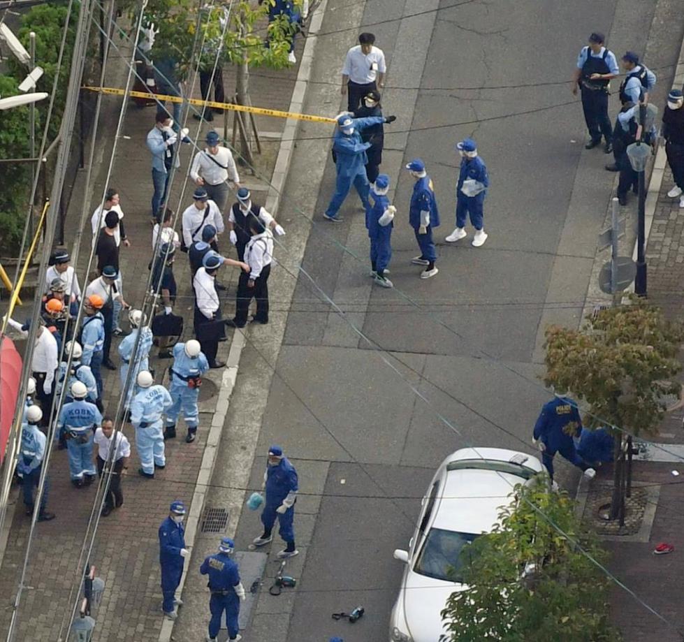 日本黑帮火拼当街杀人大批警力深夜出动包围山口组总部 图