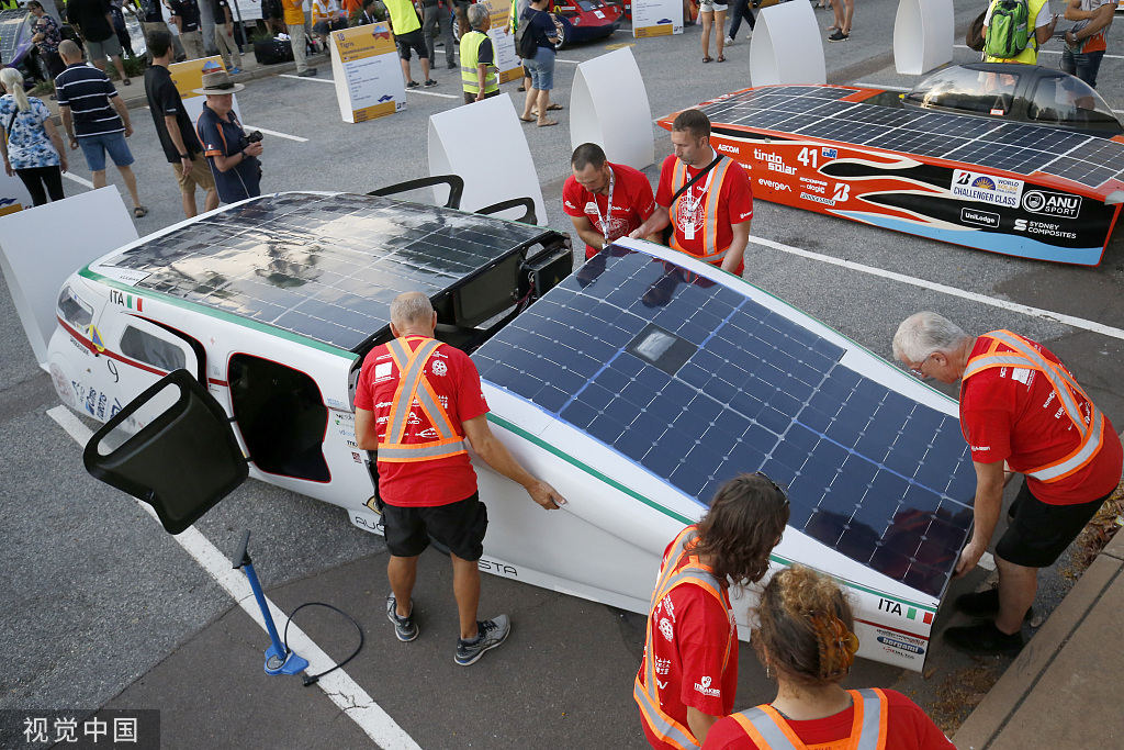 普利司通世界太阳能车挑战赛开幕各式太阳能赛车集体亮相
