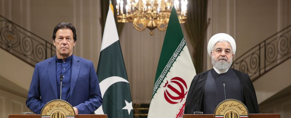 13日，伊朗总统鲁哈尼与巴基斯坦总理伊姆兰⋅汗会晤(图源：美联社)