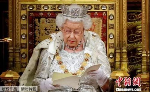 当地时间10月14日，英女王伊丽莎白二世在议会致辞。