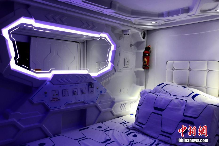 银川机场上线胶囊酒店外形酷似太空舱