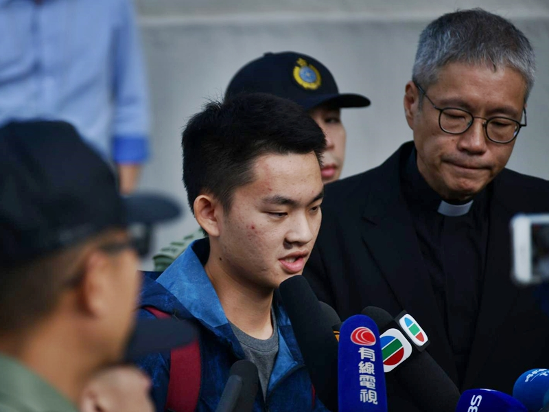 10月23日，陈同佳出狱。(图片来源：香港《星岛日报》)
