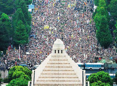 2018年12萬日本民眾舉行反對安保法案抗議集會（資料圖）