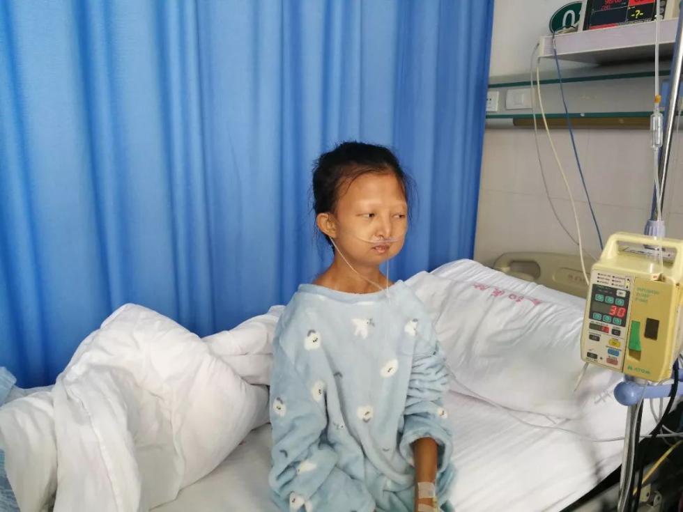 女孩用糟辣椒拌饭5年24岁体重只有43斤她却只有一个念头