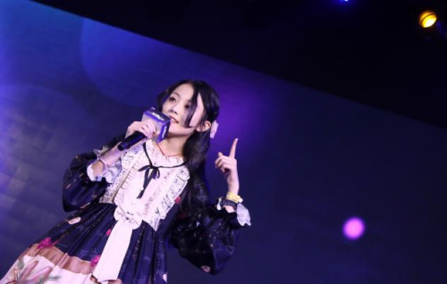 ("春羡伊南"演唱《佛系少女》)