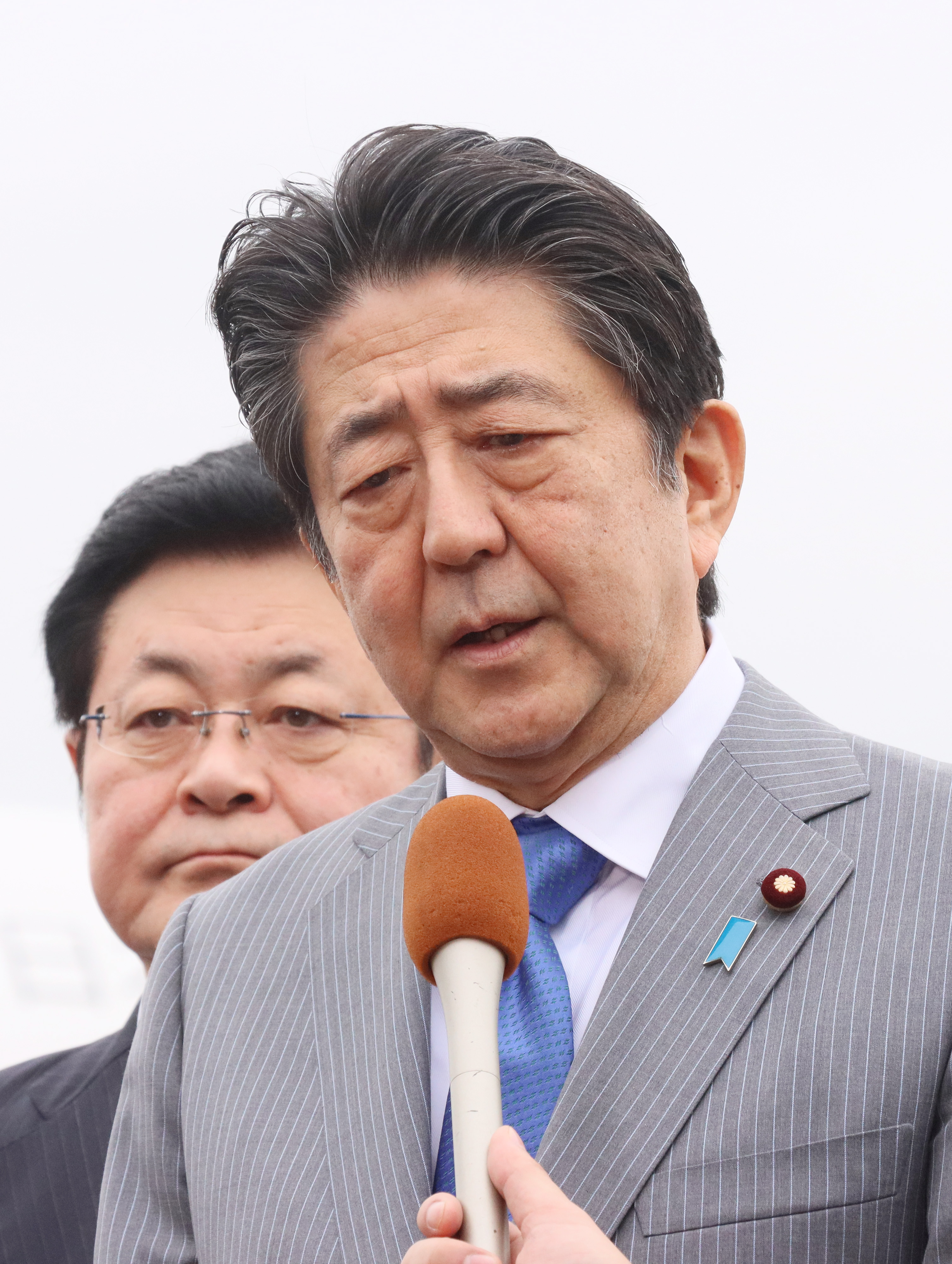 日本首相安倍专机飞行途中突发火灾机上一度混乱