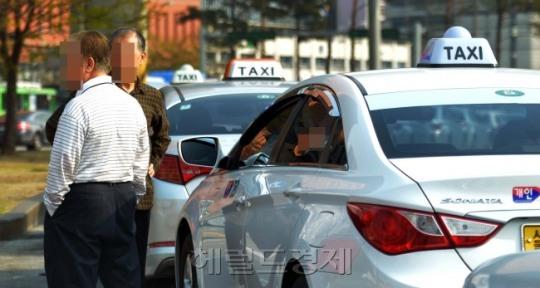 韓國的老年人出租車司機（韓國heraldcorp網站）