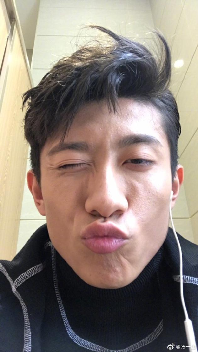 张一山为杨紫庆生是什么情况?两人互动也太有爱了!