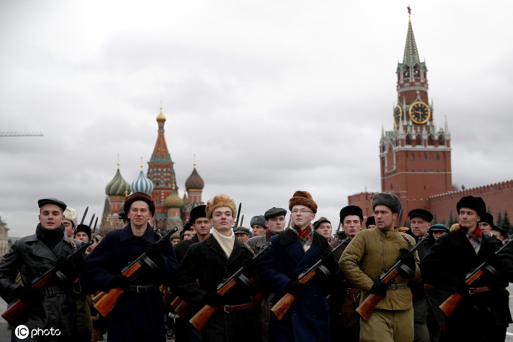 莫斯科红场今天举行阅兵纪念俄卫国战争红场阅兵78周年