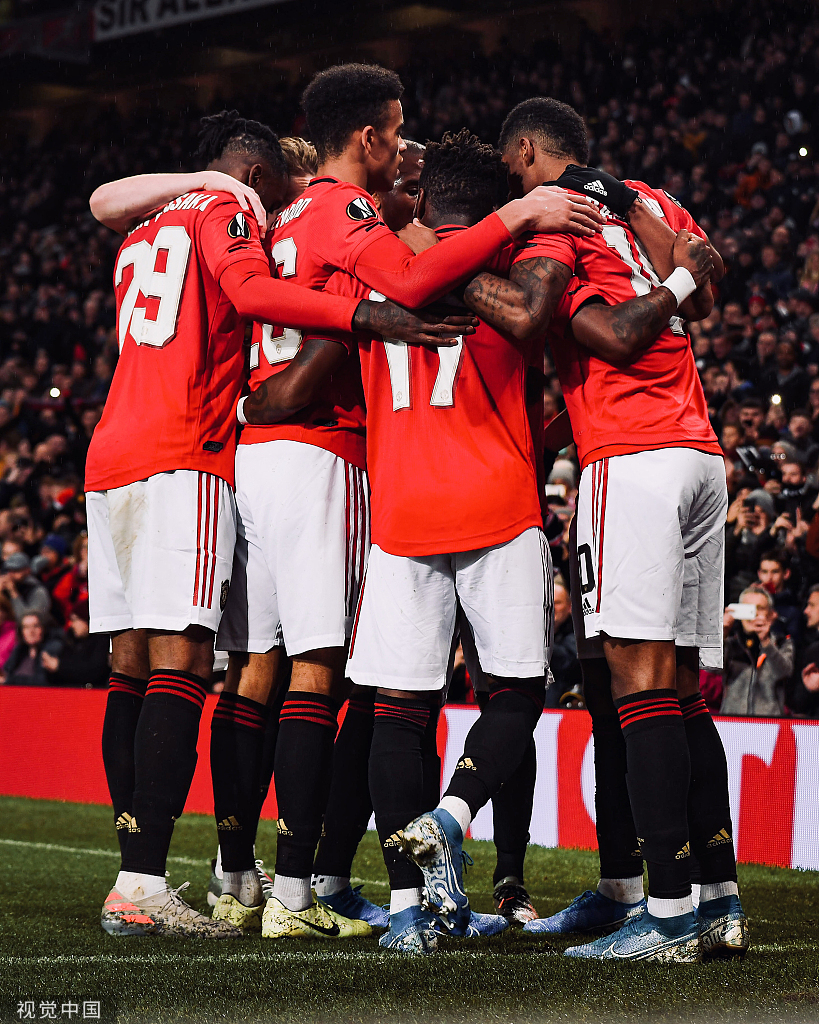 曼联全队庆祝