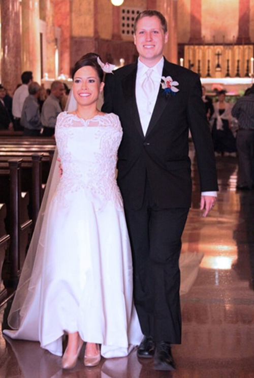 考克斯和帕特里克走入婚姻殿堂。图源：考克斯个人网站