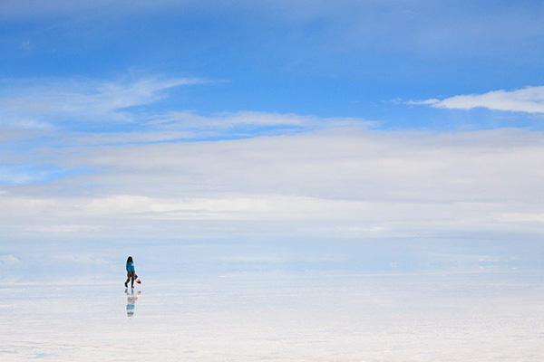 玻利维亚的“乌尤尼盐湖”是著名的网红景点