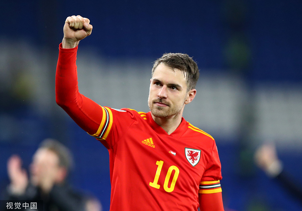 拉姆塞梅开二度拉姆塞打进2球拉姆塞庆祝拉姆塞与吉格斯拥抱威尔士