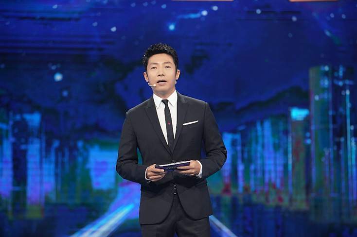 (主持人撒贝宁)