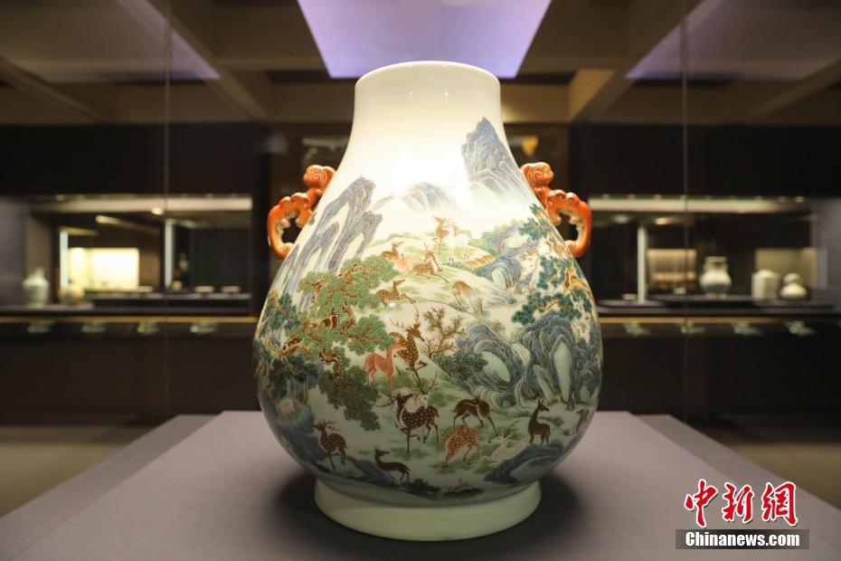 时隔逾四年重新开放 香港艺术馆展示吴冠中画作等精品