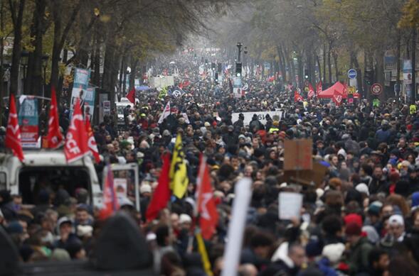 法国举行全国性大罢工 图源：法新社