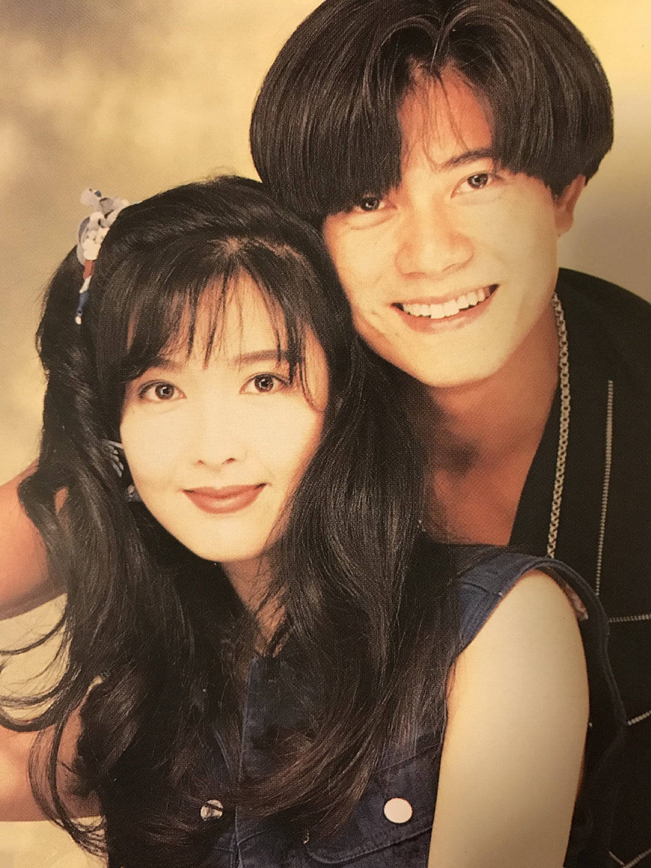 52岁周慧敏晒20年前证件照网友直呼女神一点都没变