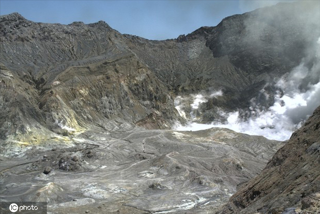 新西兰火山爆发已致5人死亡失踪和受伤42人中有中国公民