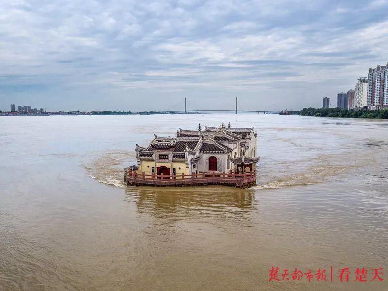 江底露出来了!然而,更稀奇的是武汉人的这波操作