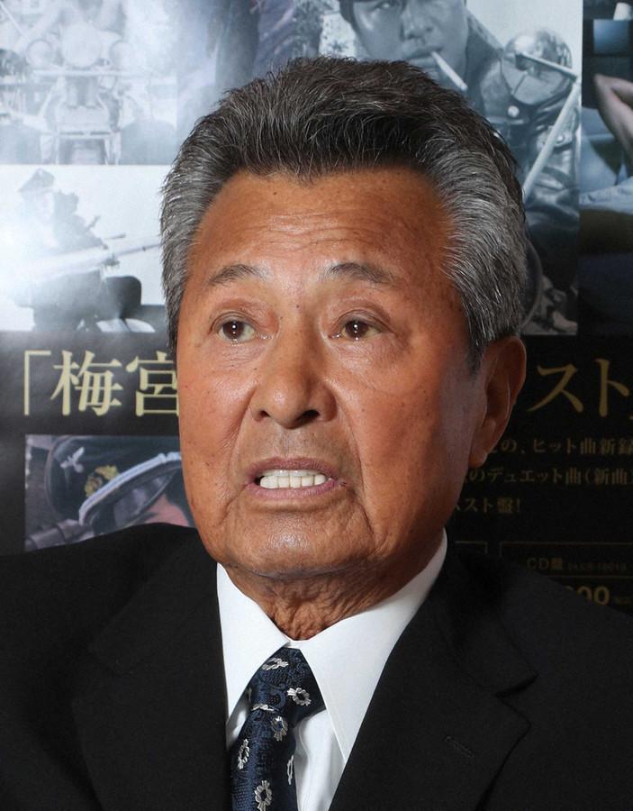 梅宫辰夫近照（每日体育）