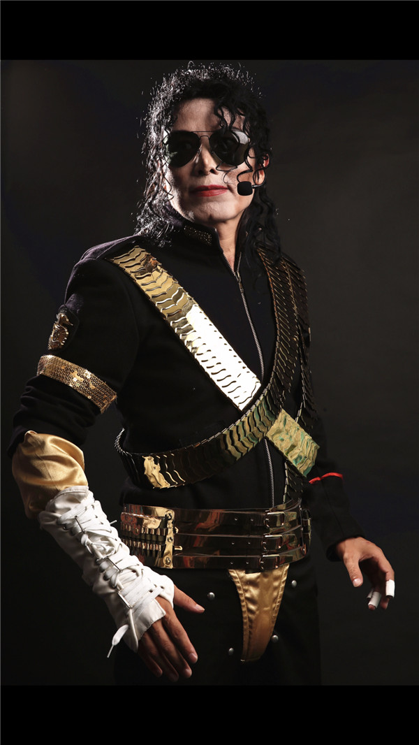 迈克尔杰克逊隔空复活巨星重现王杰克逊元旦演唱会