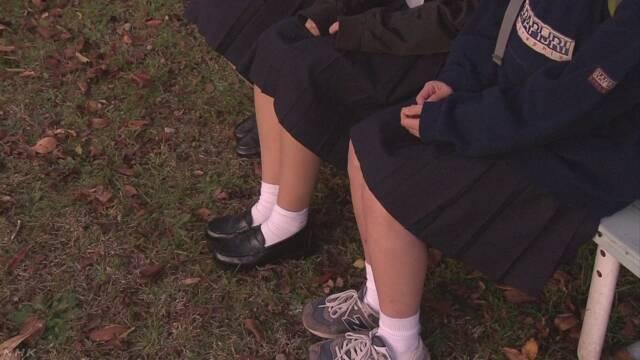 斐太高中的很多女生冬天只能光着腿上下学（NHK）