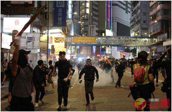 至12月，有2000多名学生被捕(图片来源：香港《文汇报》)