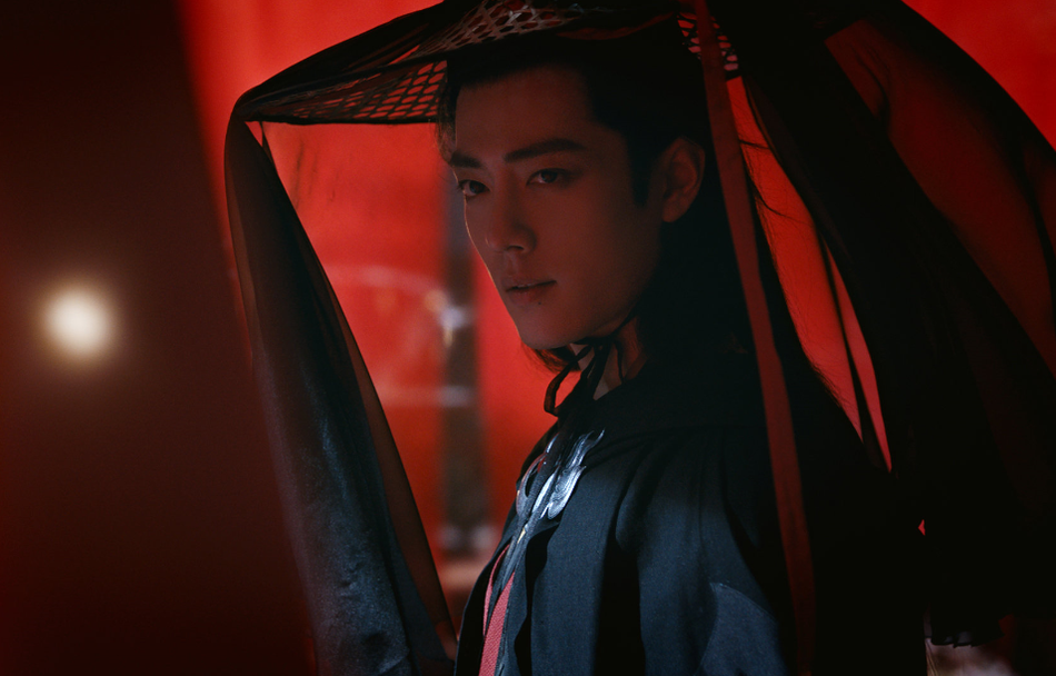 肖战头戴斗笠显国风意境 眼神邪魅上演黑化侧颜杀