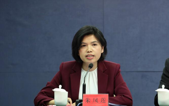 台湾《中国时报》记者:8月1日暂停"自由行"后,对台湾观光业者200万