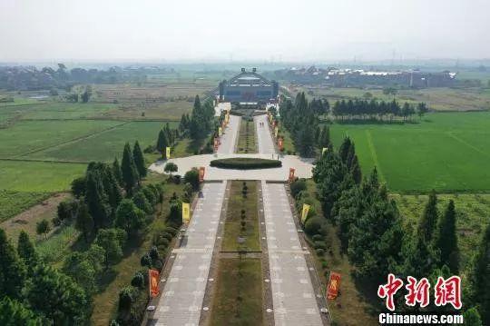 江西新干壮美日出云海景观 李福孙 摄