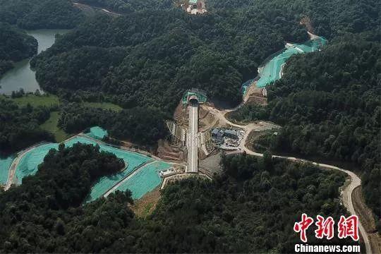 航拍江西省吉安市吉水县的秀美乡村。李小明 摄