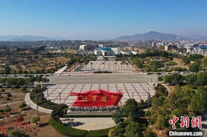 航拍“将军县”江西兴国县内的将军园。刘占昆 摄