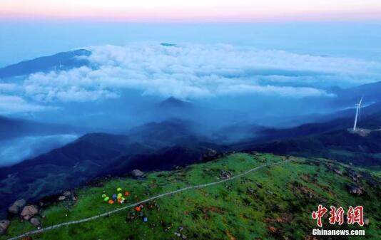 江西新干壮美日出云海景观 李福孙 摄