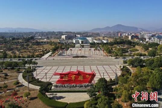 航拍“将军县”江西兴国县内的将军园。刘占昆摄