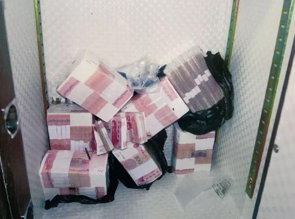 保险箱里120万,小偷只拿了27万!真相匪夷所思.