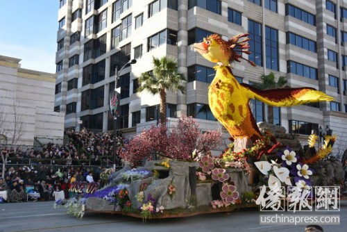 美媒 美国加州洛杉矶新移民看新年花车中国元素受喜爱