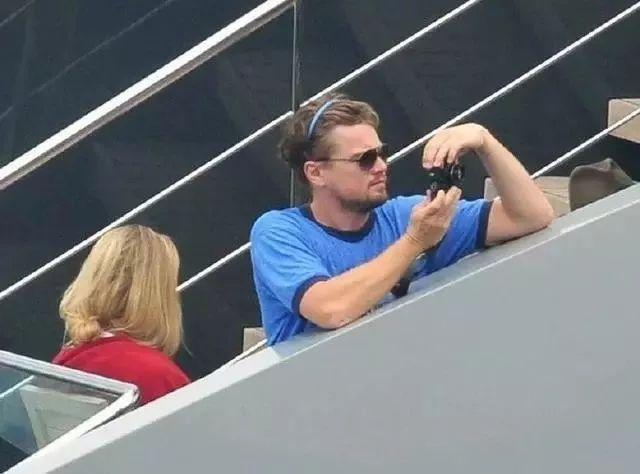 小李子：我好快乐，我在我快乐的世界。