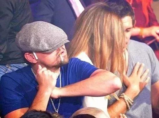 是他!他来了!他拿着水枪来了!!